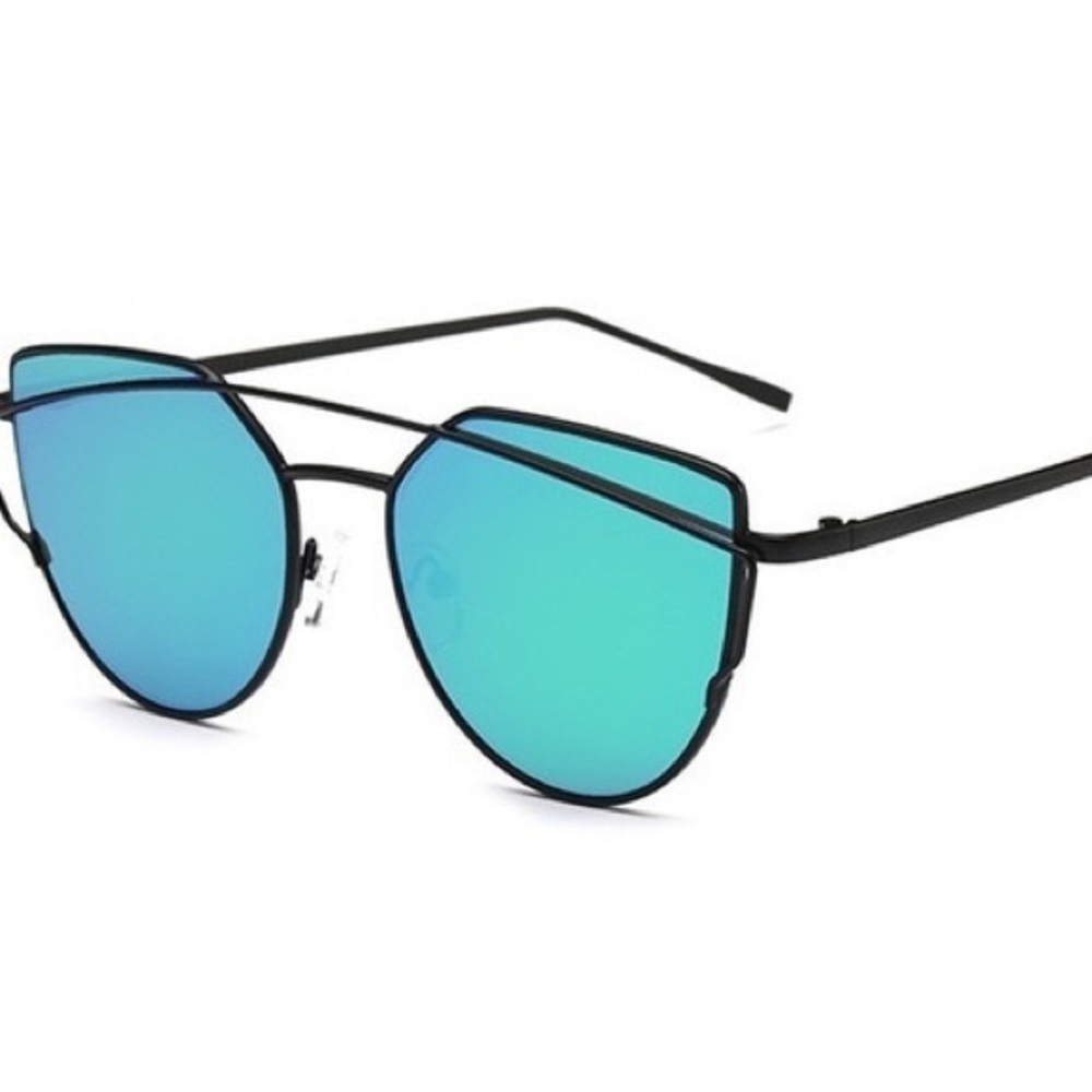 NWT Mirrored Statement Sunnies - Picture 3 of 6